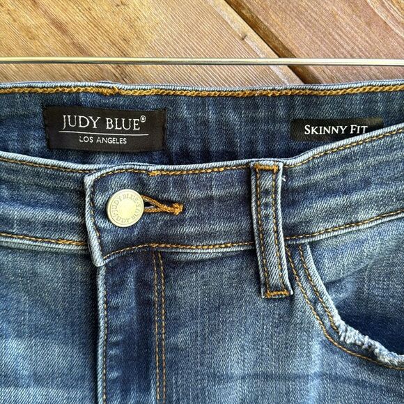 Judy Blue distressed ripped leopard cheetah skinny fit jeans size 11/30 - Picture 4 of 8